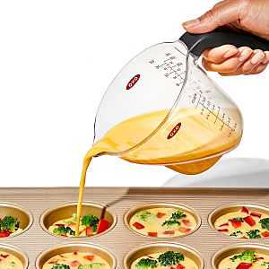 OXO Good Grips Plastic Angled Measuring Cup 4-Cup, Clear